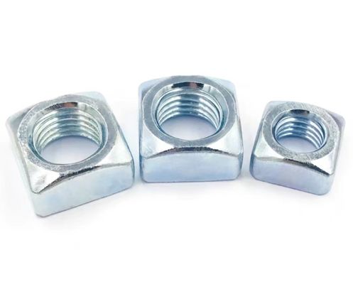 Disesuaikan Din 557 Square Nuts Carbon Steel Grade 4.8 / 8.8 Untuk Industri Berat